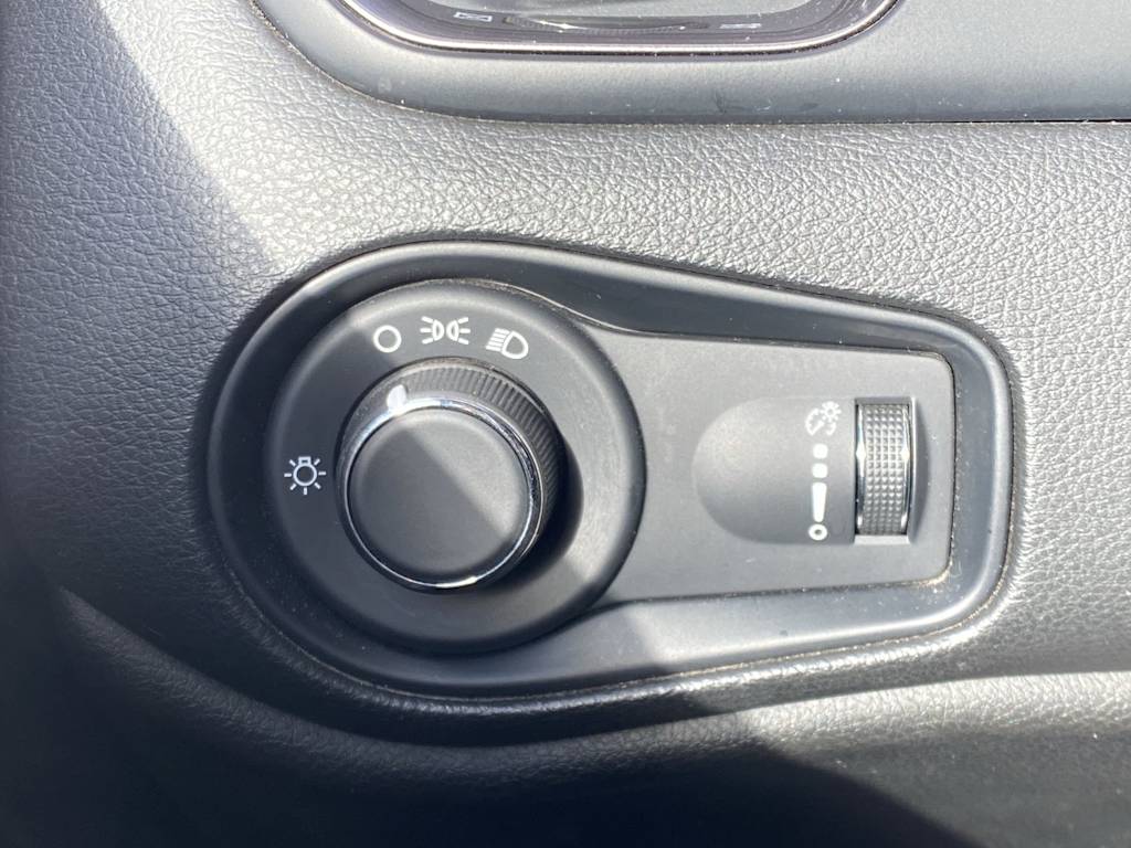 Thumbnail: 2023 Jeep Renegade - 26