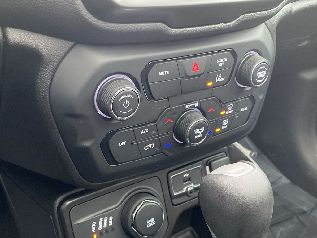 Thumbnail: 2023 Jeep Renegade - 27