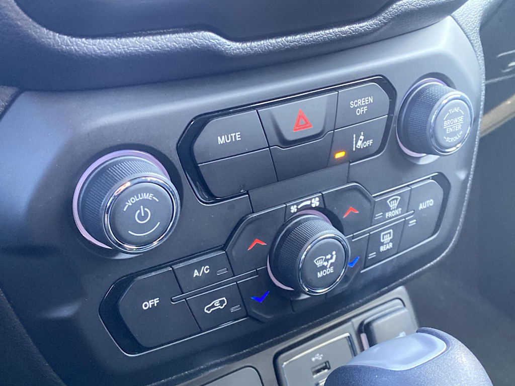 Thumbnail: 2022 Jeep Renegade - 27