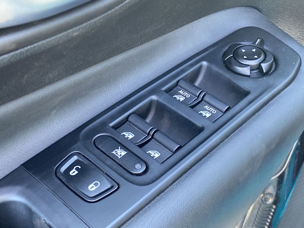 Thumbnail: 2022 Jeep Renegade - 25