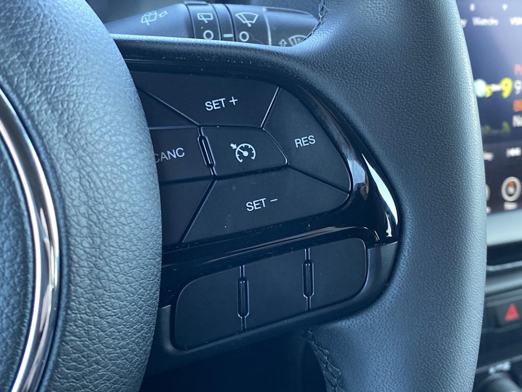 Thumbnail: 2022 Jeep Renegade - 33