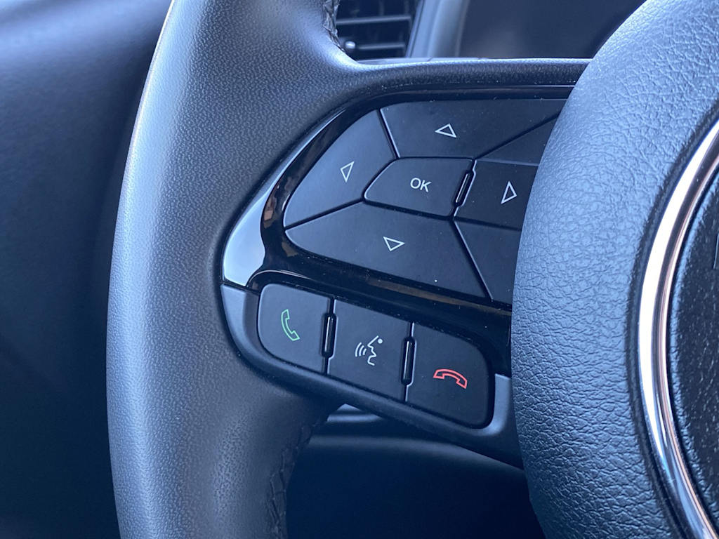 Thumbnail: 2022 Jeep Renegade - 32