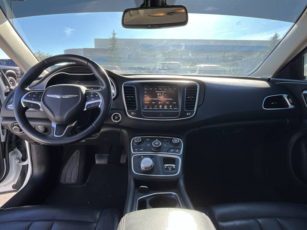 Thumbnail: 2017 Chrysler 200 - 10