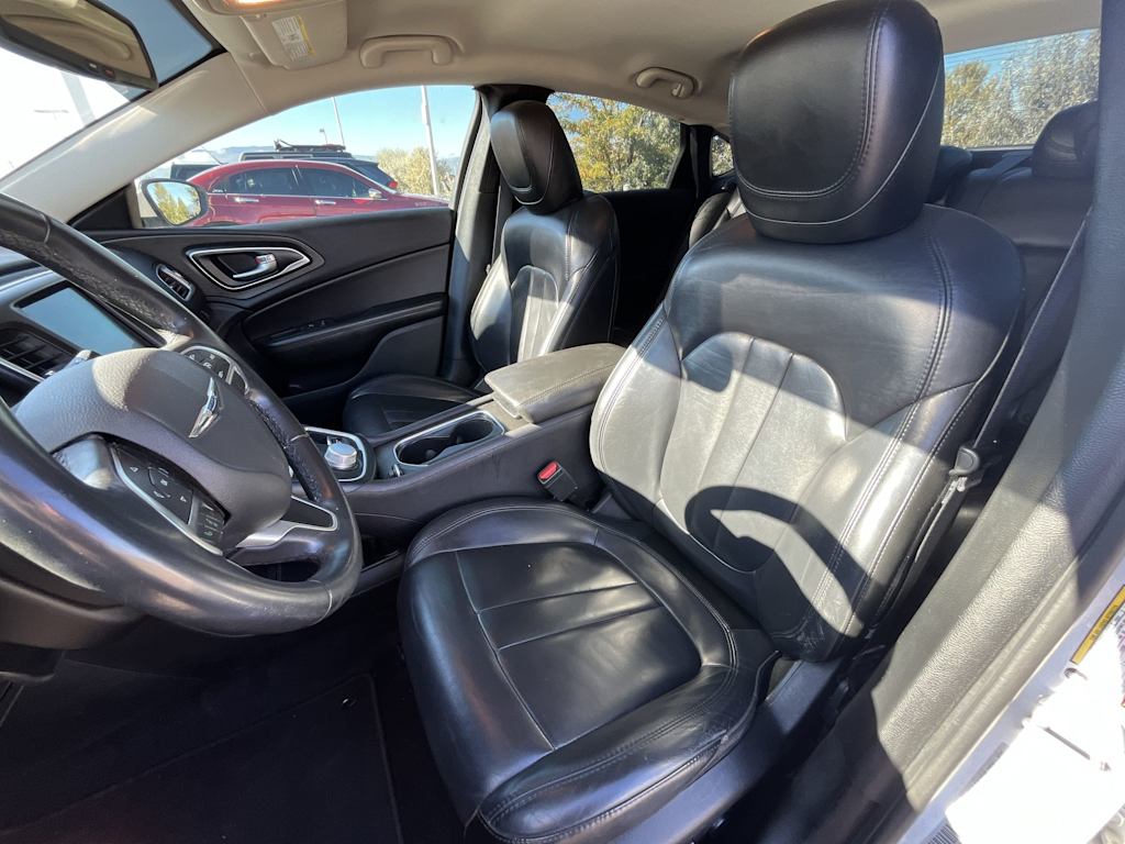 Thumbnail: 2017 Chrysler 200 - 11