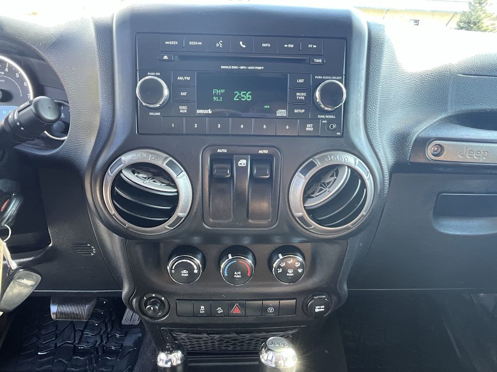 Thumbnail: 2018 Jeep Wrangler - 15