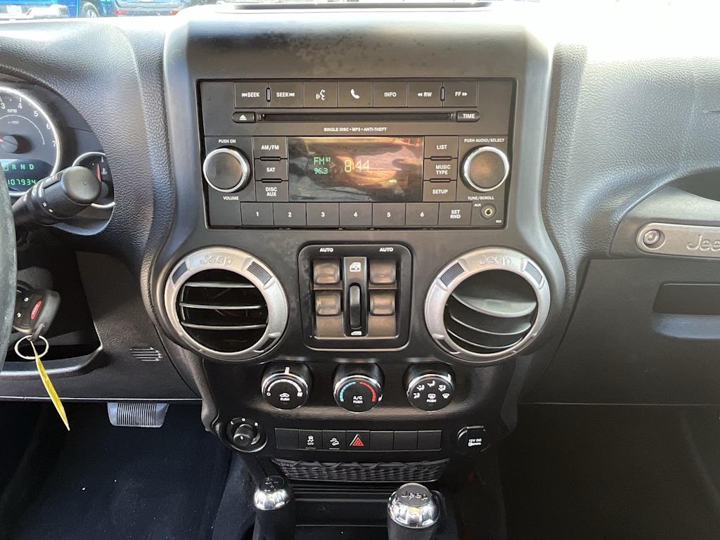 Thumbnail: 2014 Jeep Wrangler - 14