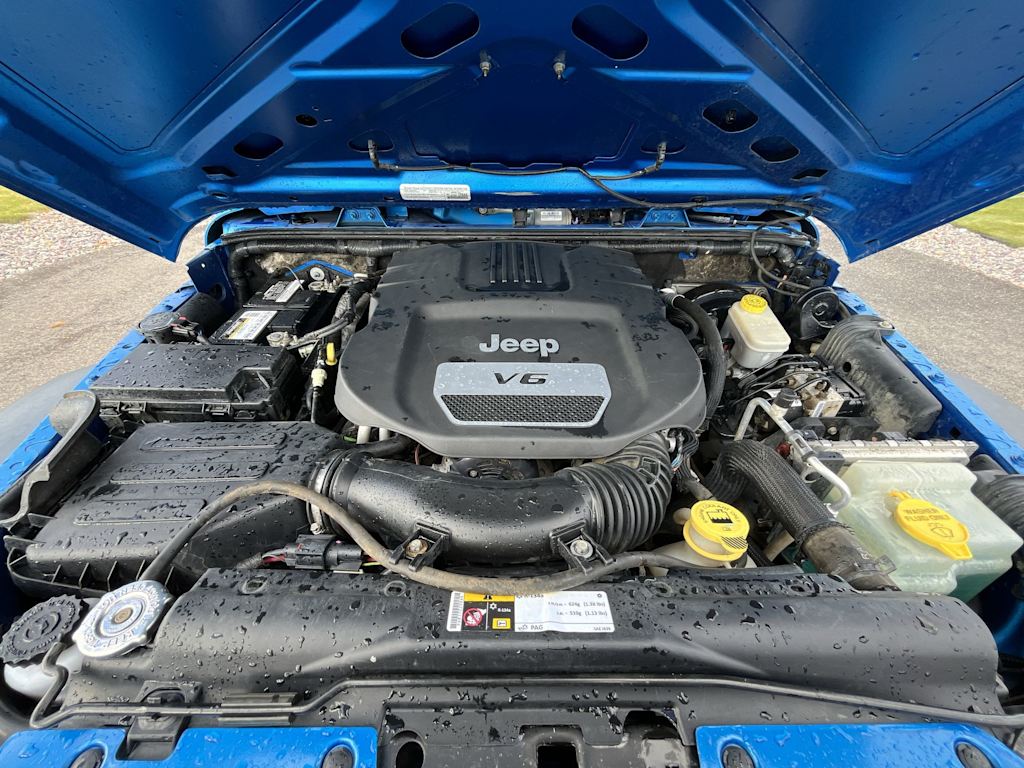 Thumbnail: 2015 Jeep Wrangler - 9