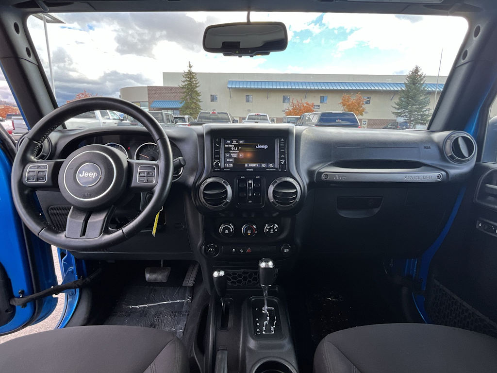 Thumbnail: 2015 Jeep Wrangler - 10