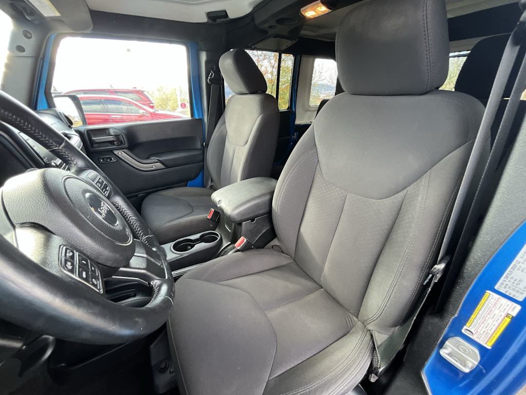 Thumbnail: 2015 Jeep Wrangler - 11