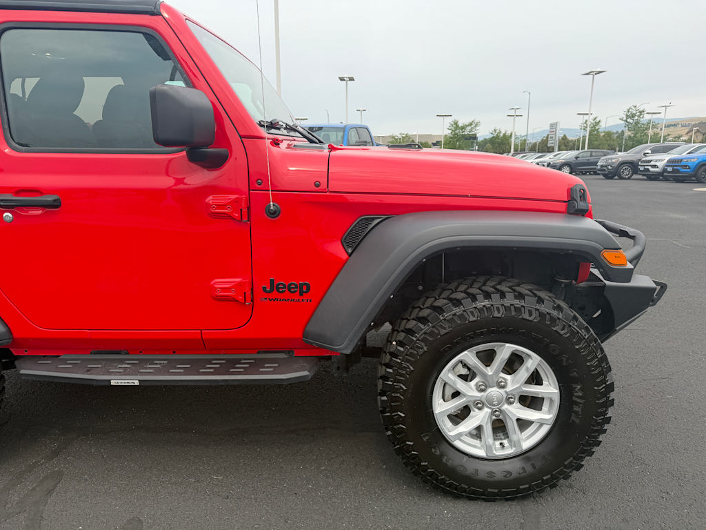 Thumbnail: 2023 Jeep Wrangler - 15