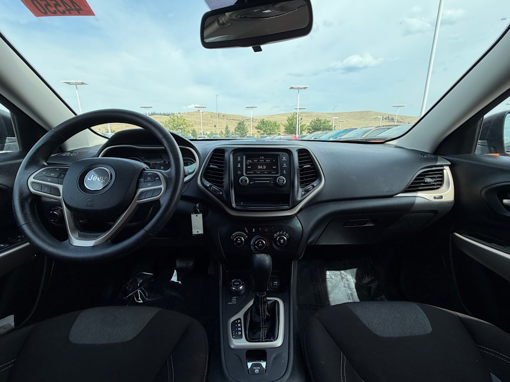 Thumbnail: 2017 Jeep Cherokee - 11