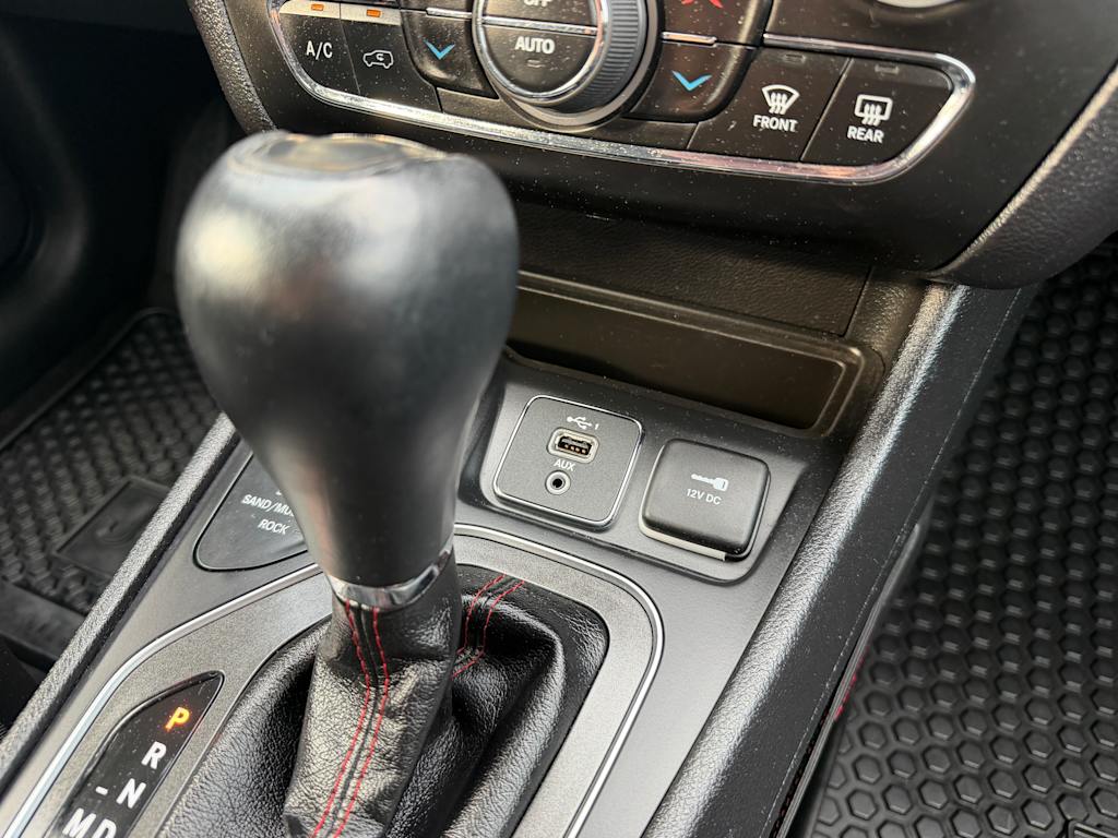 Thumbnail: 2020 Jeep Cherokee - 23