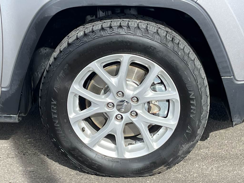 Thumbnail: 2017 Jeep Cherokee - 8