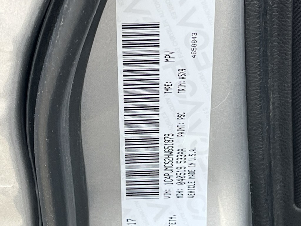 Thumbnail: 2017 Jeep Cherokee - 20