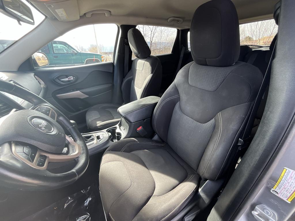 Thumbnail: 2017 Jeep Cherokee - 11