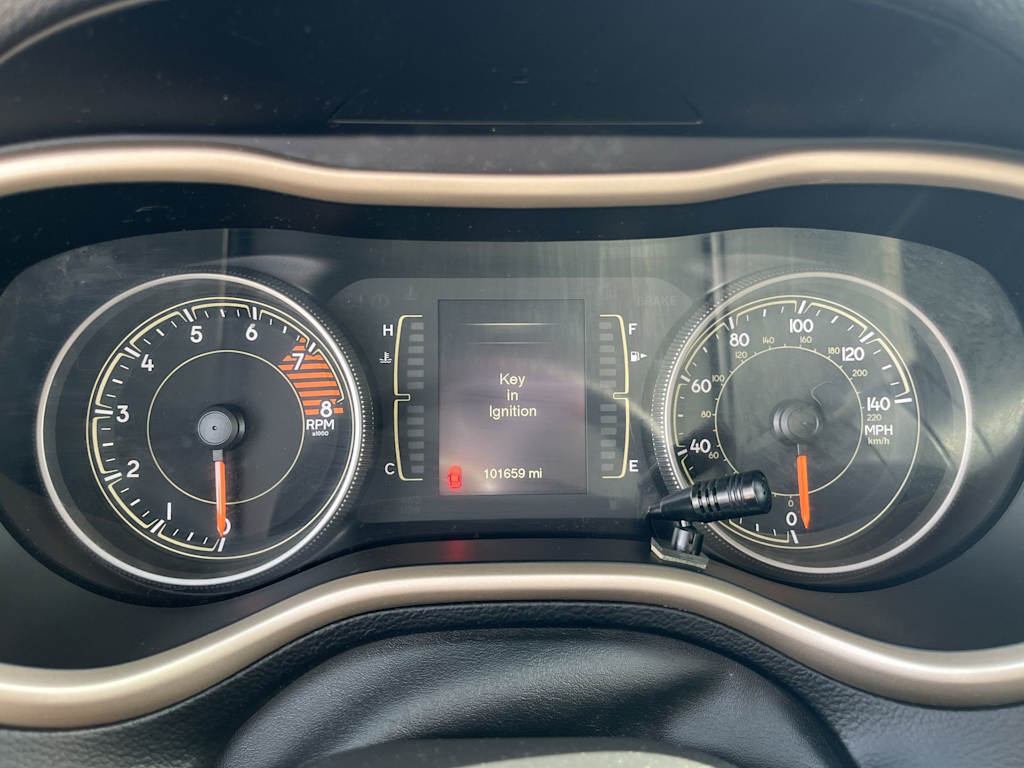 Thumbnail: 2017 Jeep Cherokee - 17