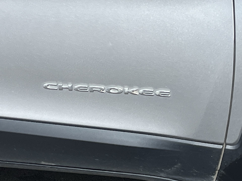 Thumbnail: 2017 Jeep Cherokee - 7