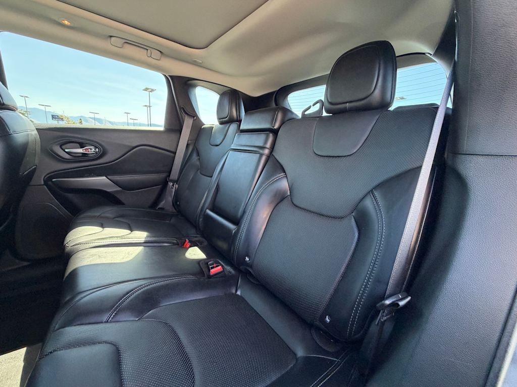 Thumbnail: 2019 Jeep Cherokee - 9