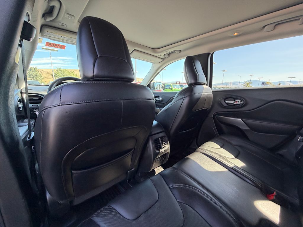 Thumbnail: 2019 Jeep Cherokee - 27