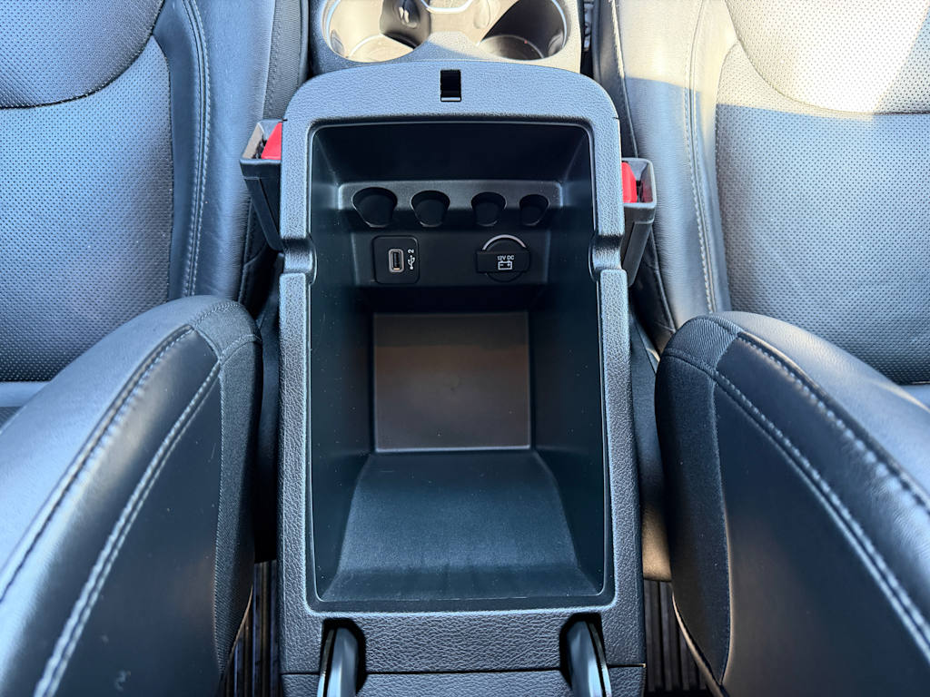 Thumbnail: 2019 Jeep Cherokee - 24