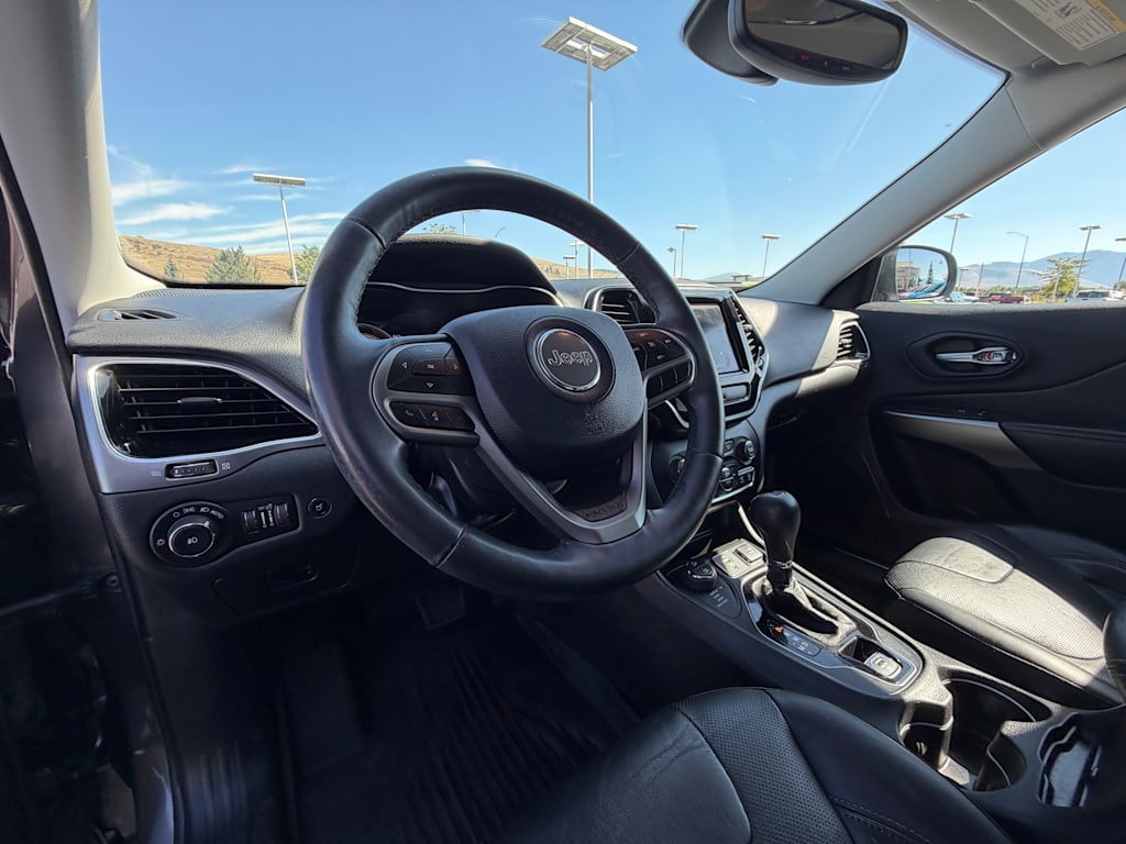 Thumbnail: 2019 Jeep Cherokee - 2