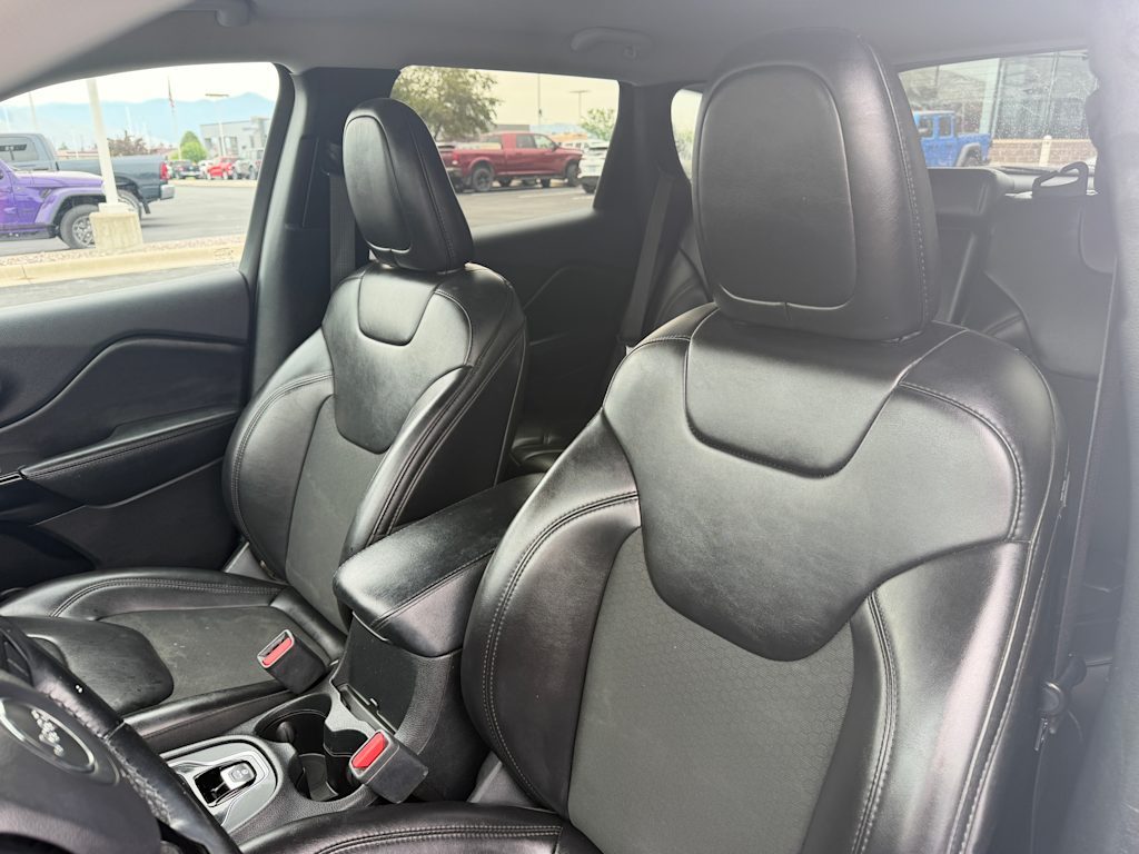 Thumbnail: 2020 Jeep Cherokee - 7