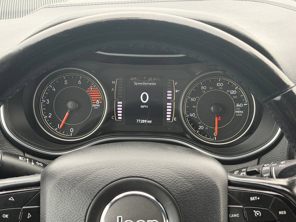 Thumbnail: 2020 Jeep Cherokee - 12