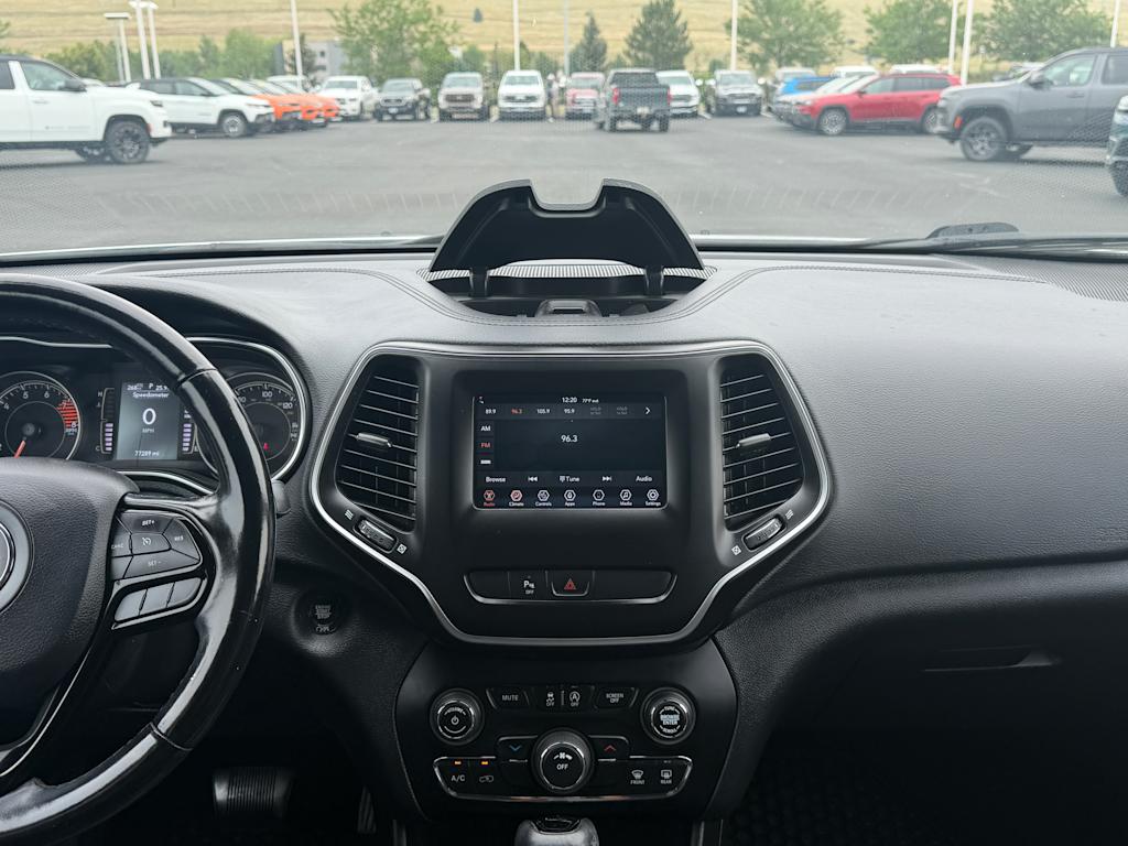 Thumbnail: 2020 Jeep Cherokee - 22