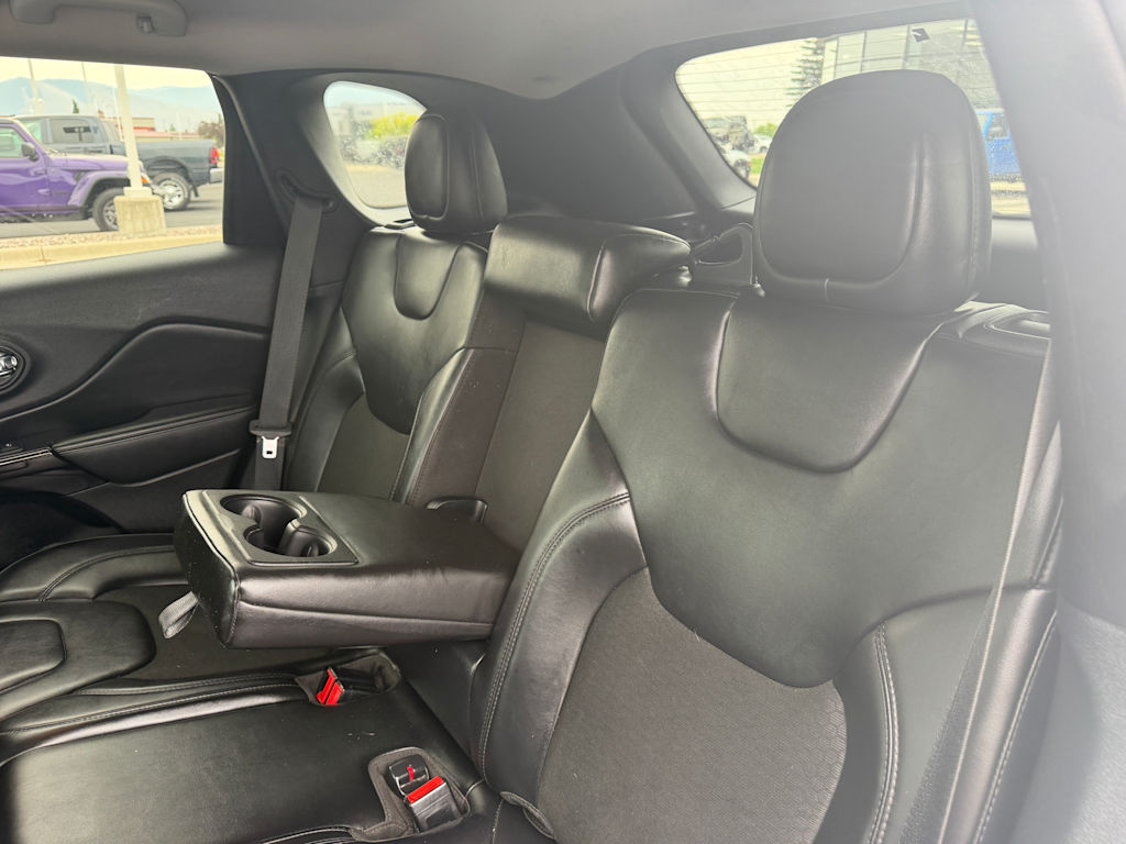 Thumbnail: 2020 Jeep Cherokee - 30