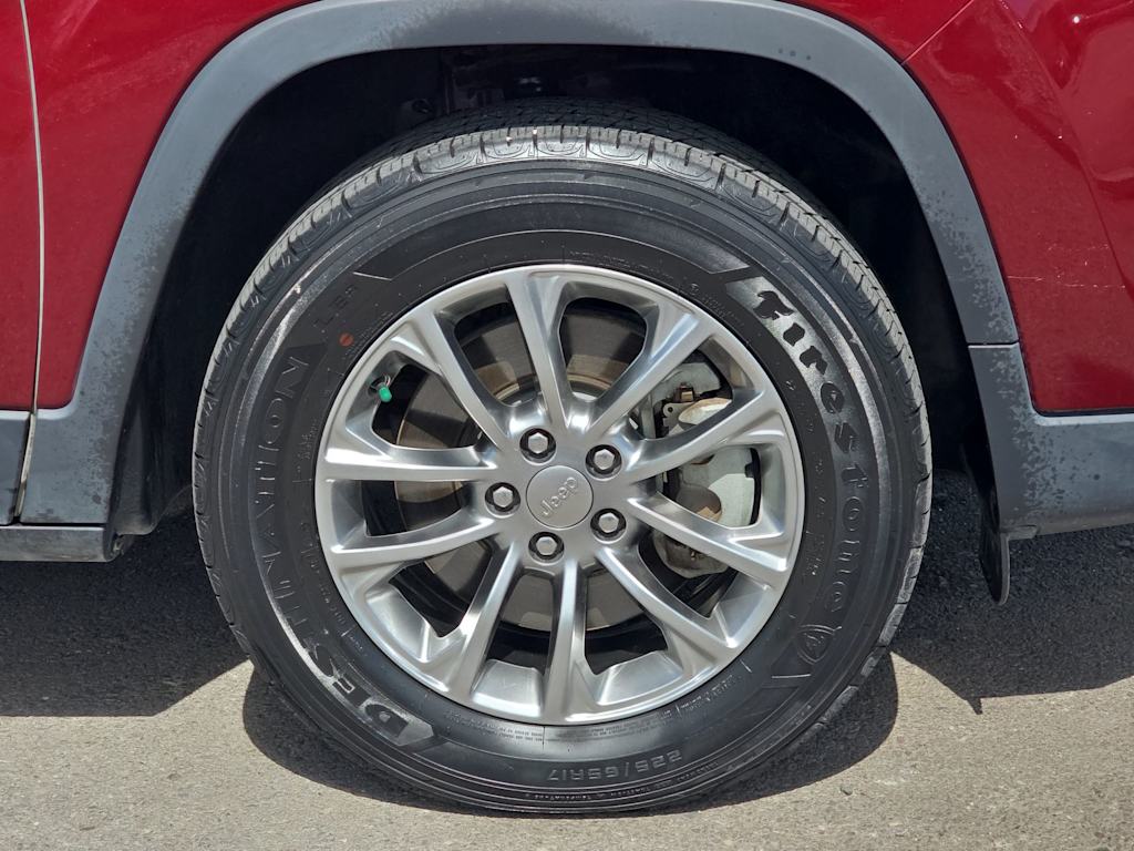 Thumbnail: 2019 Jeep Cherokee - 8