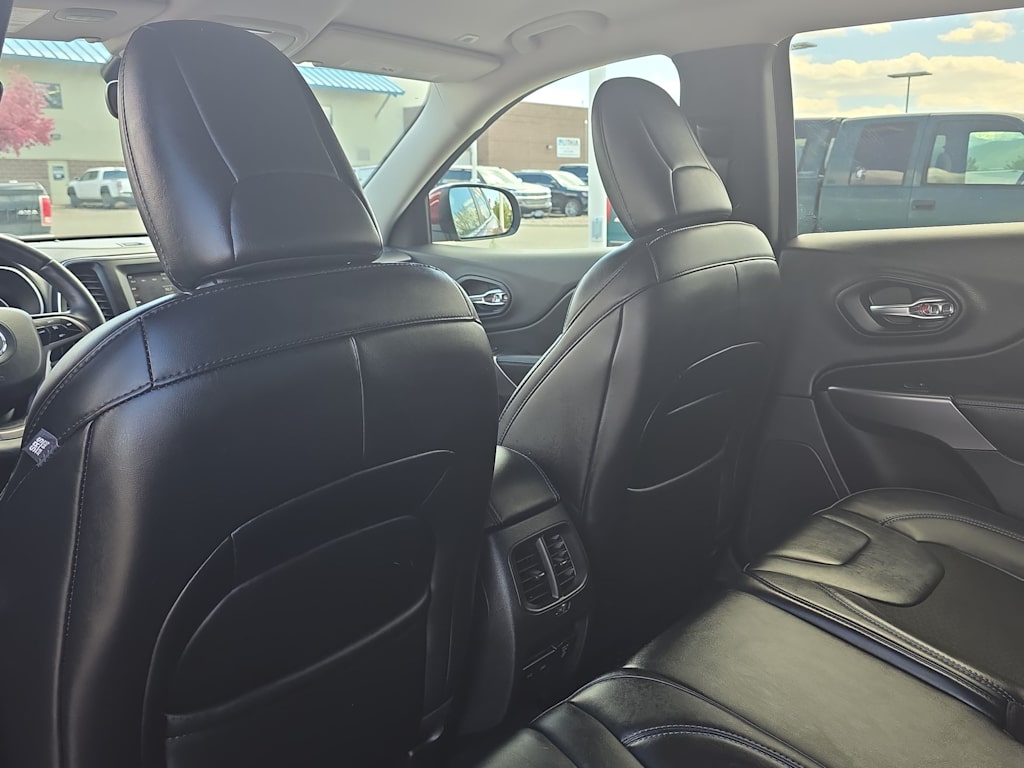 Thumbnail: 2019 Jeep Cherokee - 13