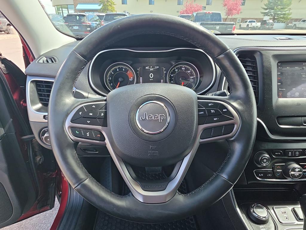 Thumbnail: 2019 Jeep Cherokee - 14