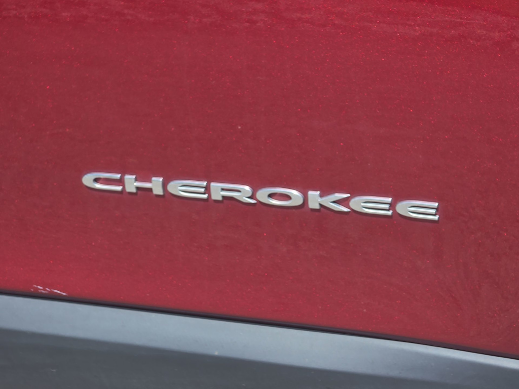 Thumbnail: 2019 Jeep Cherokee - 7