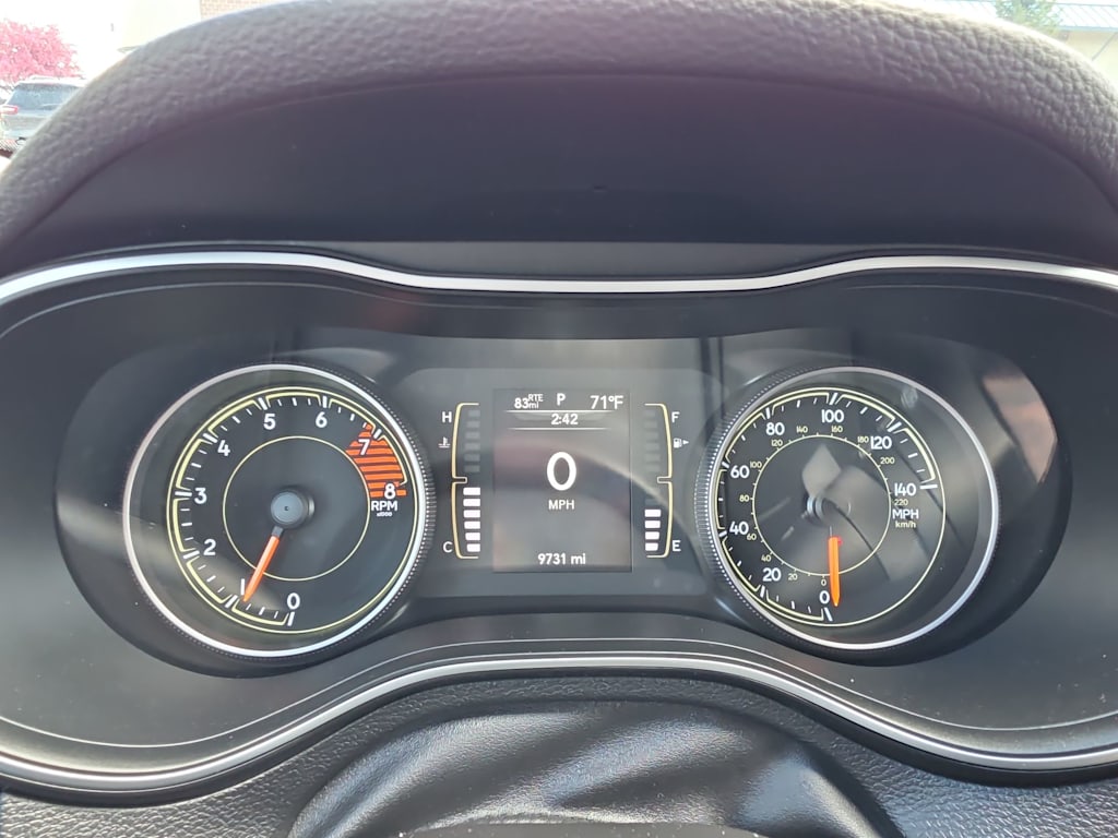 Thumbnail: 2019 Jeep Cherokee - 17