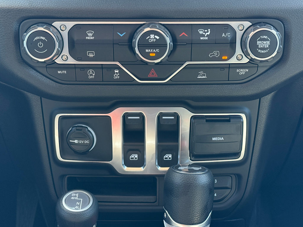 Thumbnail: 2025 Jeep Wrangler - 21