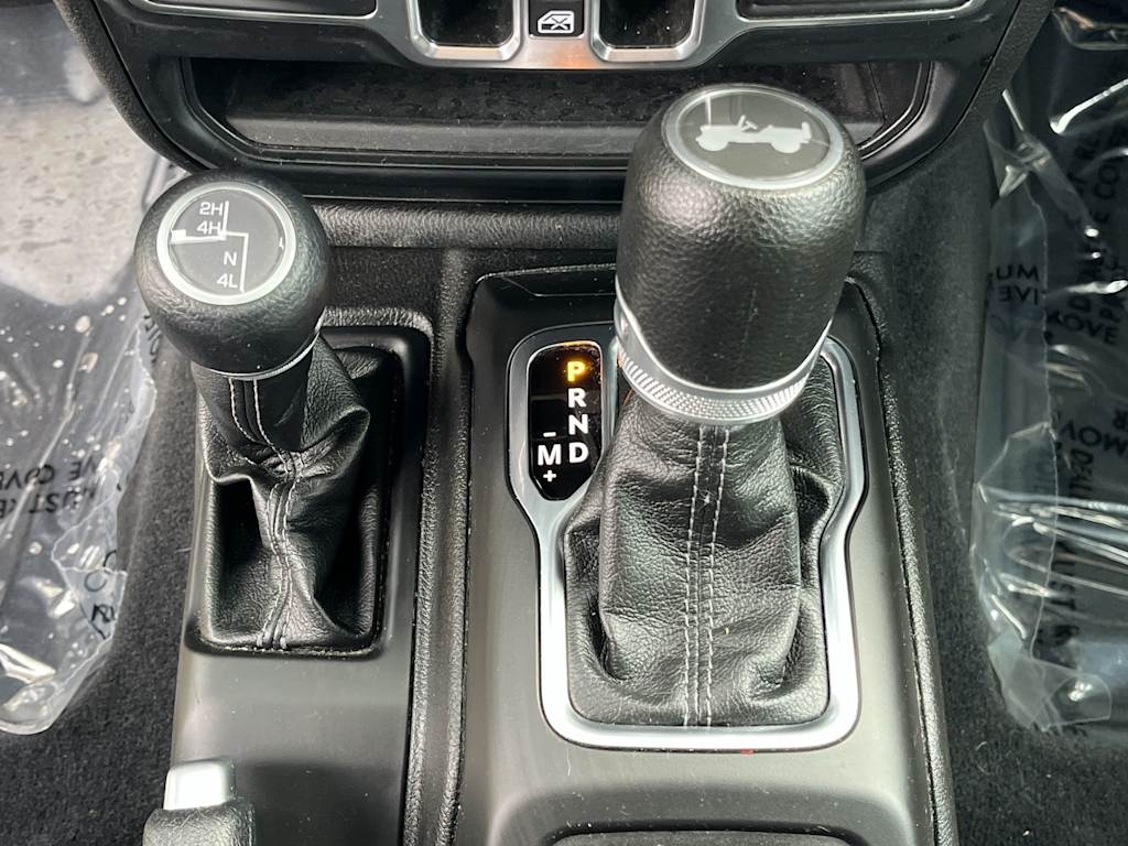 Thumbnail: 2024 Jeep Wrangler - 15