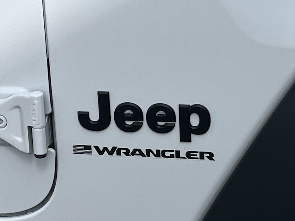 Thumbnail: 2025 Jeep Wrangler - 6