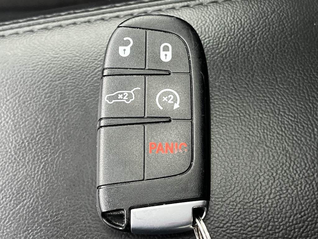 Thumbnail: 2018 Jeep Grand Cherokee - 21