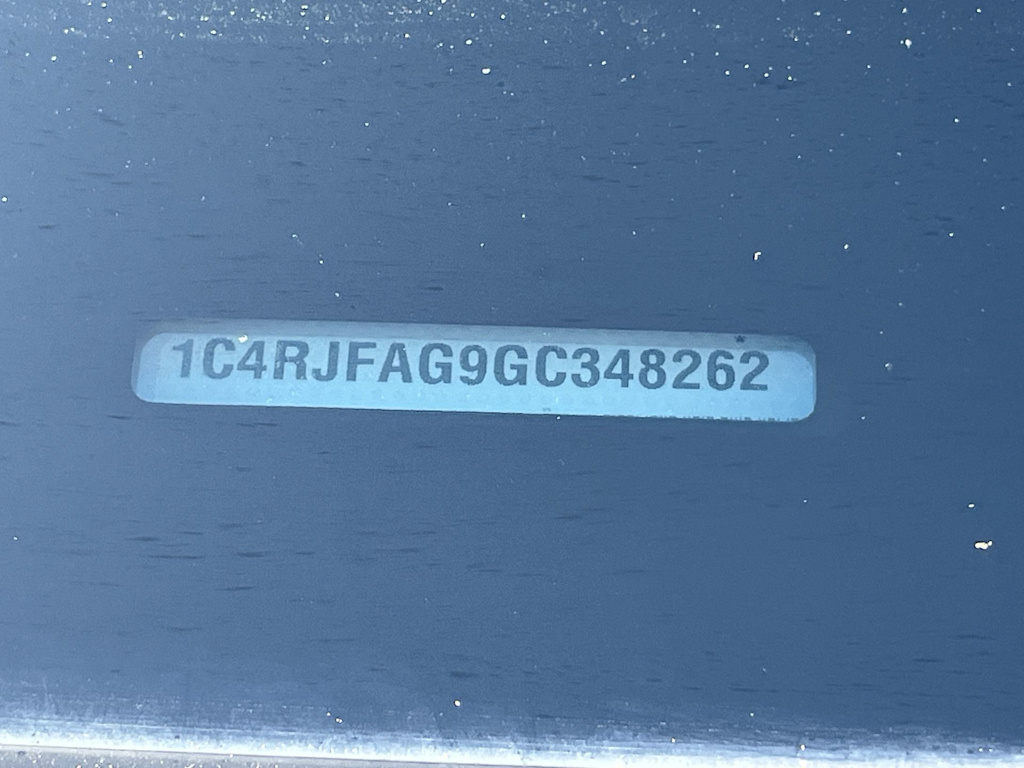 Thumbnail: 2016 Jeep Grand Cherokee - 19