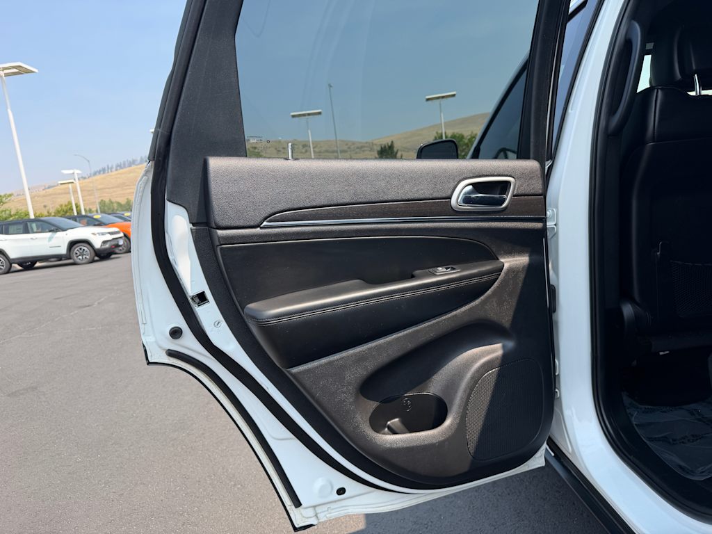Thumbnail: 2018 Jeep Grand Cherokee - 24