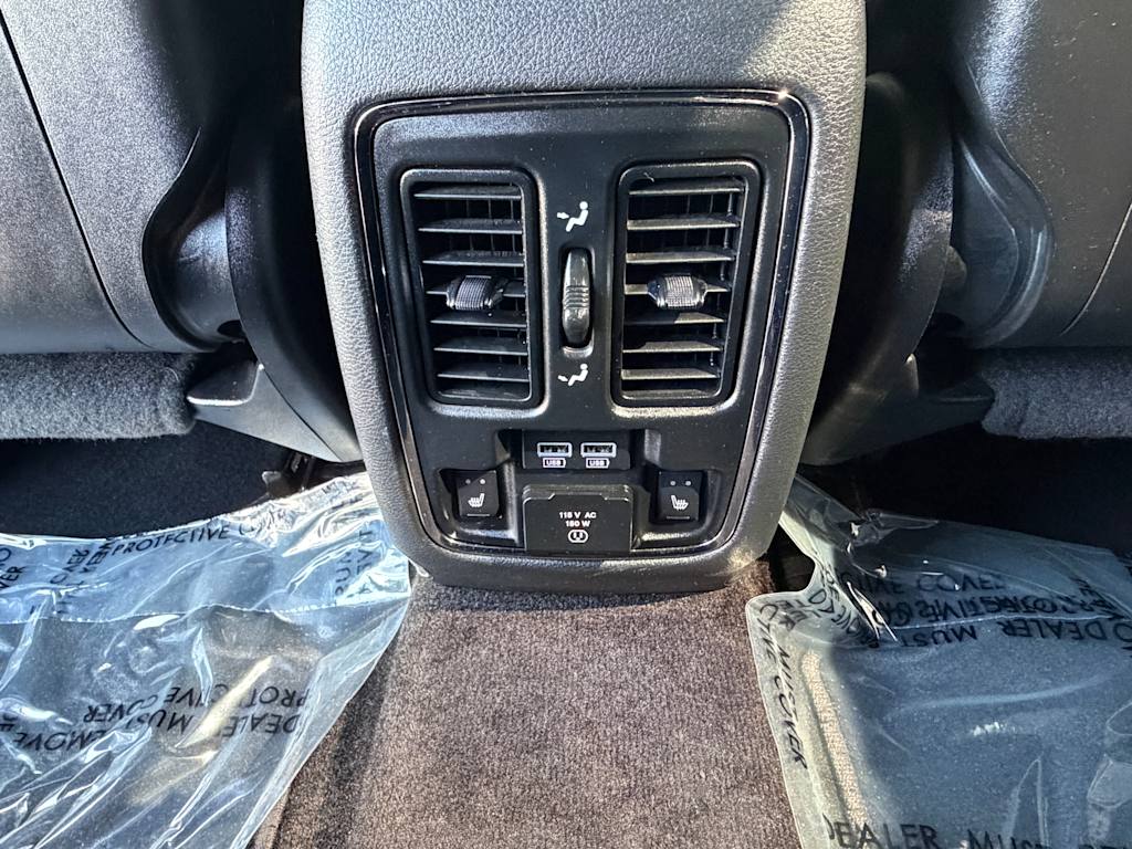 Thumbnail: 2015 Jeep Grand Cherokee - 26