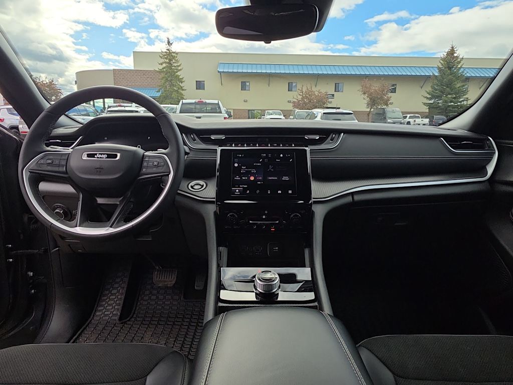 Thumbnail: 2024 Jeep Grand Cherokee - 9