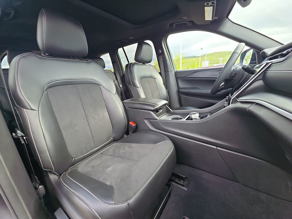 Thumbnail: 2024 Jeep Grand Cherokee - 11