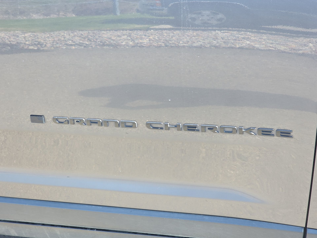 Thumbnail: 2024 Jeep Grand Cherokee - 18