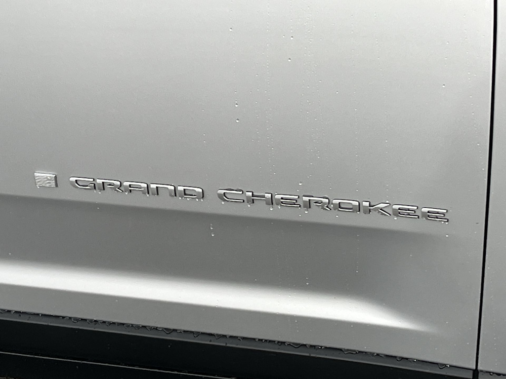 Thumbnail: 2025 Jeep Grand Cherokee - 18