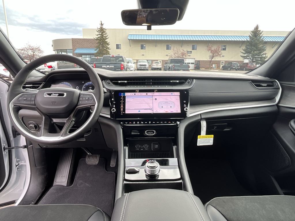 Thumbnail: 2026 Jeep Grand Cherokee - 10
