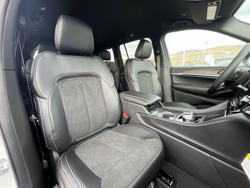 Thumbnail: 2026 Jeep Grand Cherokee - 12