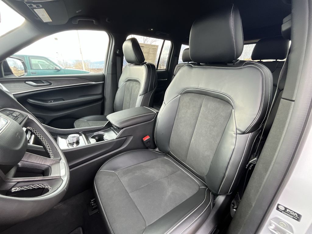 Thumbnail: 2026 Jeep Grand Cherokee - 11