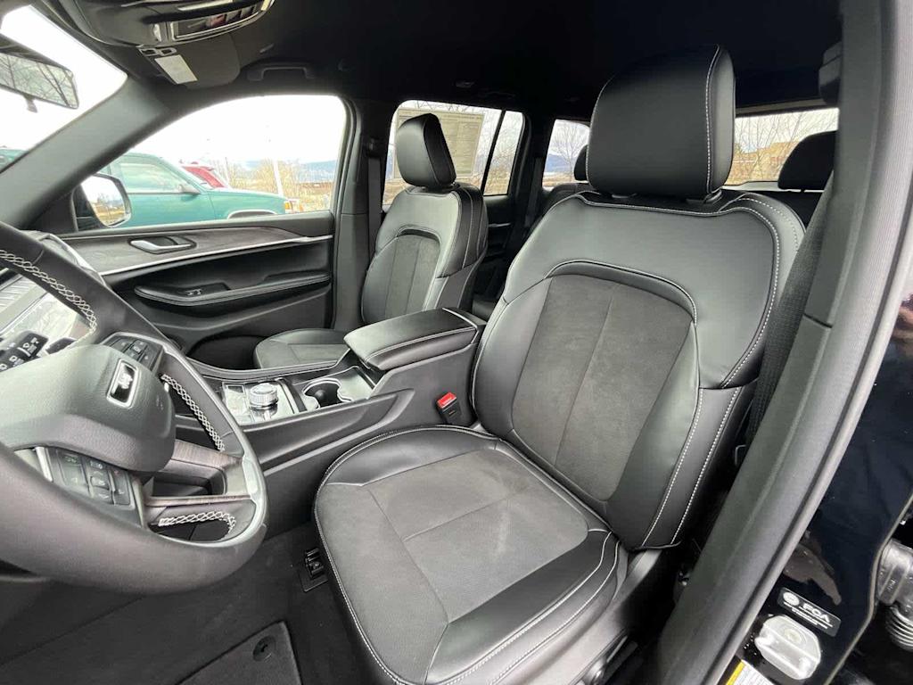 Thumbnail: 2026 Jeep Grand Cherokee - 11