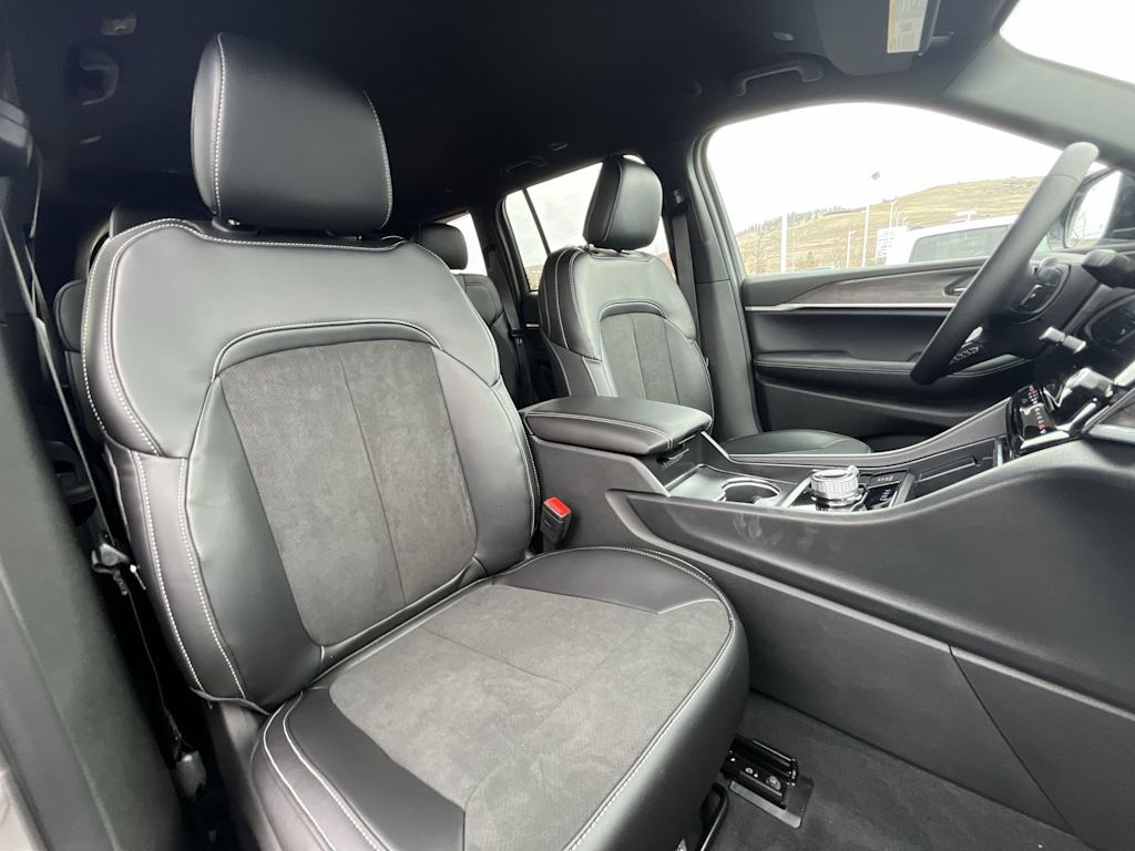 Thumbnail: 2026 Jeep Grand Cherokee - 12